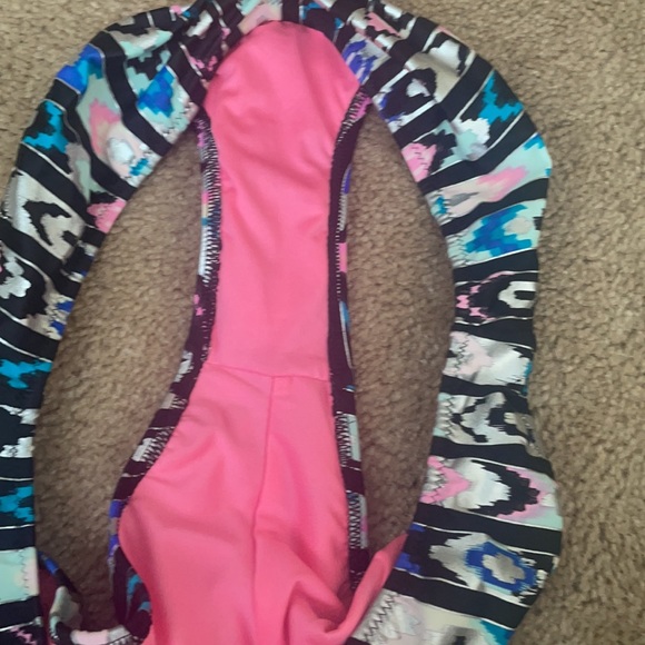 Bikini - Picture 8 of 8